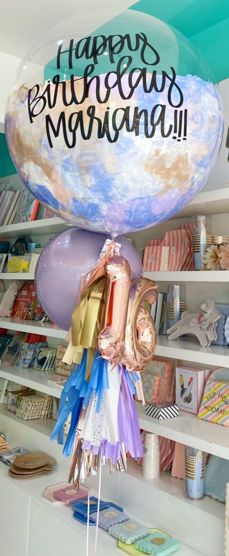 Bouquet Burbuja Gigante Pintada + Orbz + Números Colgando