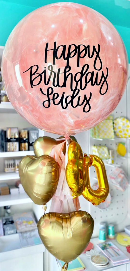 Bouquet Gigante de Látex Pintado + Hearts + Números Colgando