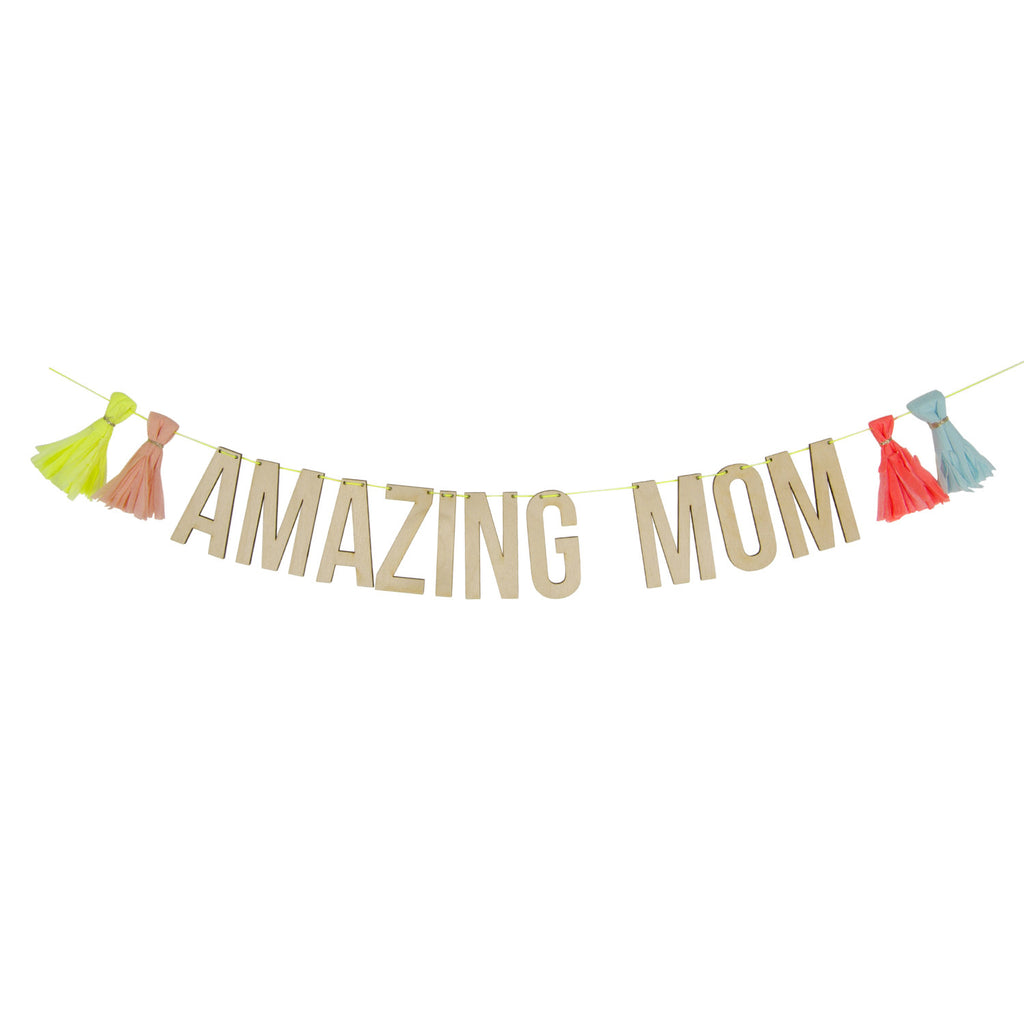 Amazing Mom Garland