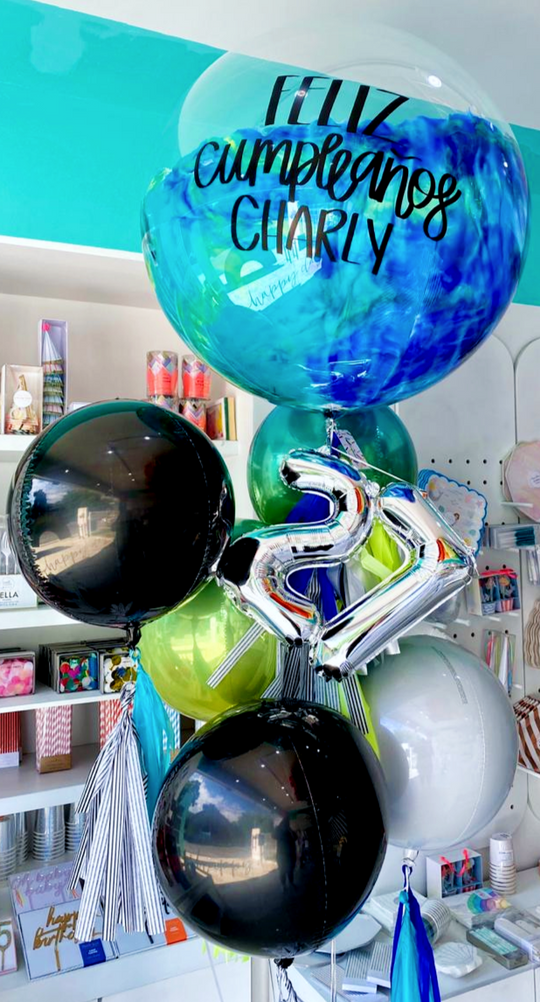 Bouquet Burbuja Gigante Pintada + Orbz + Números Colgando
