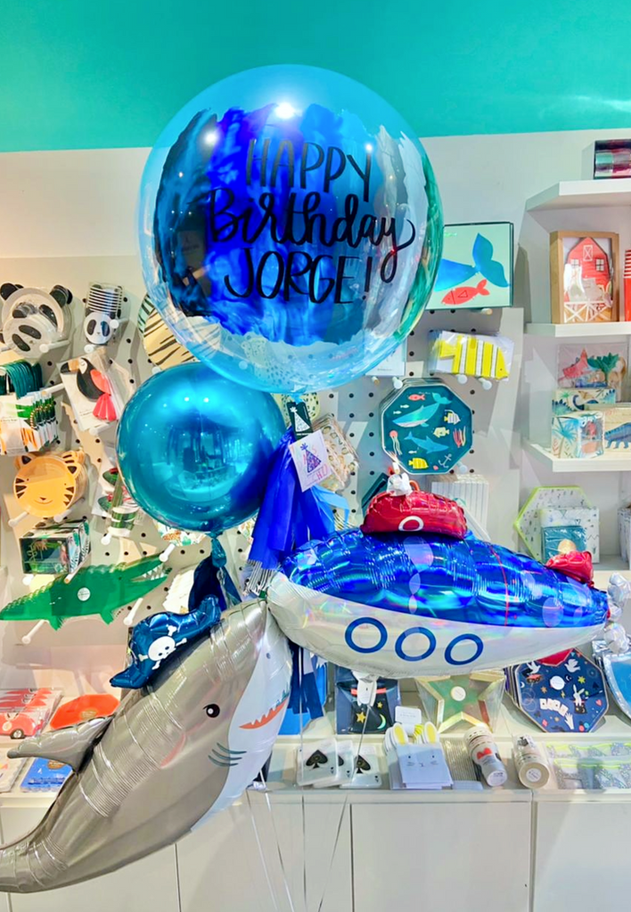 Burbuja Grande Pintada + Orbz + Ahoy! Shark Balloon + Iridescent Submarine Balloon