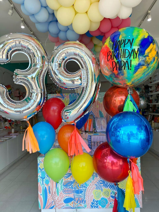 Bouquet Burbuja Grande Pintada + Números Gigantes + Orbz + Piñateros