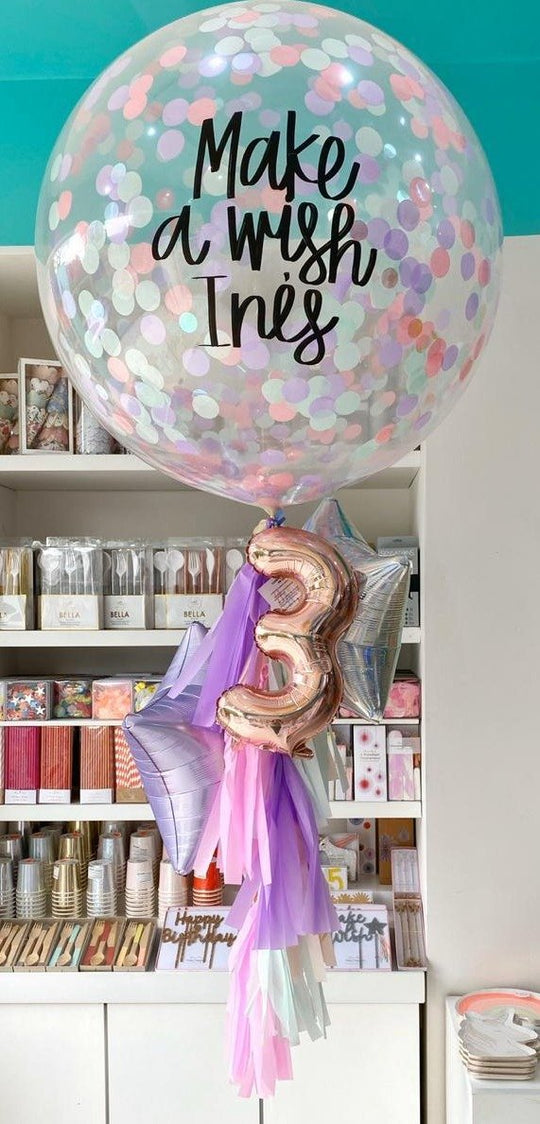 Bouquet Gigante látex confetti + Números colgando + Stars